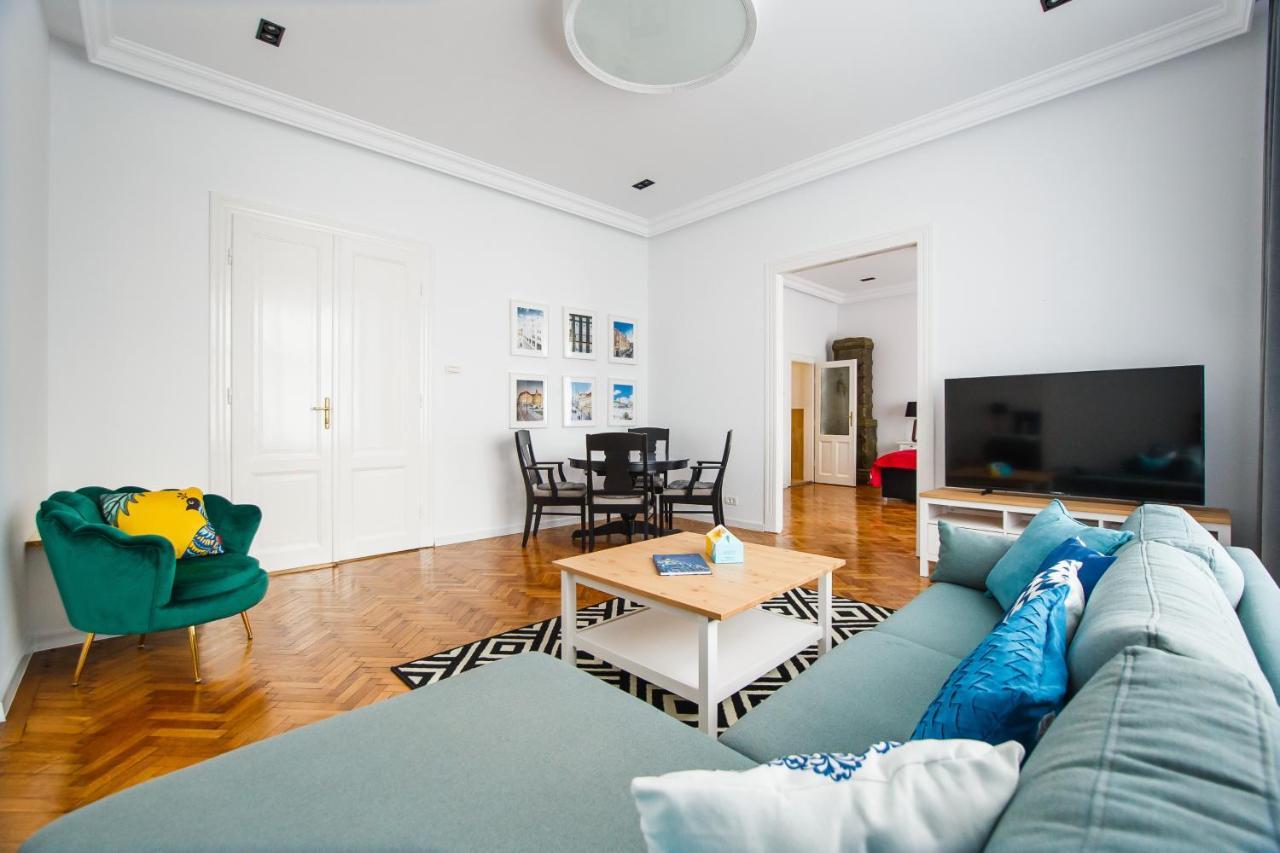 Spacious Riverviews Apartment Near Piata Unirii Gran Varadino Esterno foto