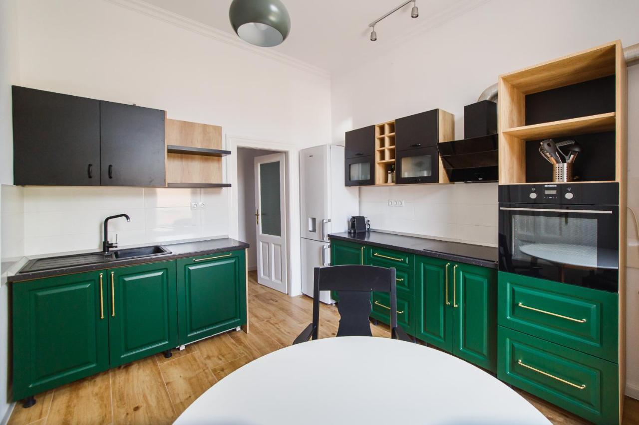 Spacious Riverviews Apartment Near Piata Unirii Gran Varadino Esterno foto