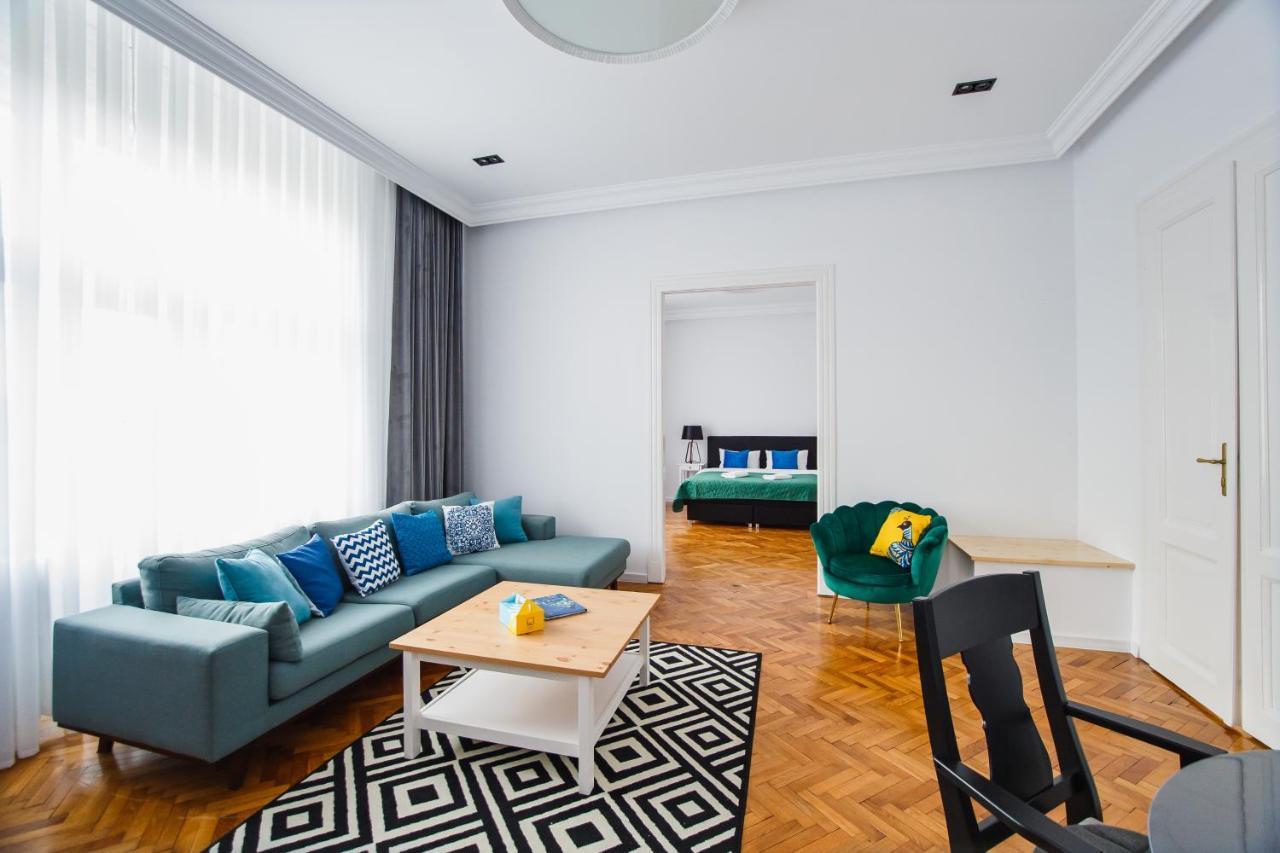 Spacious Riverviews Apartment Near Piata Unirii Gran Varadino Esterno foto