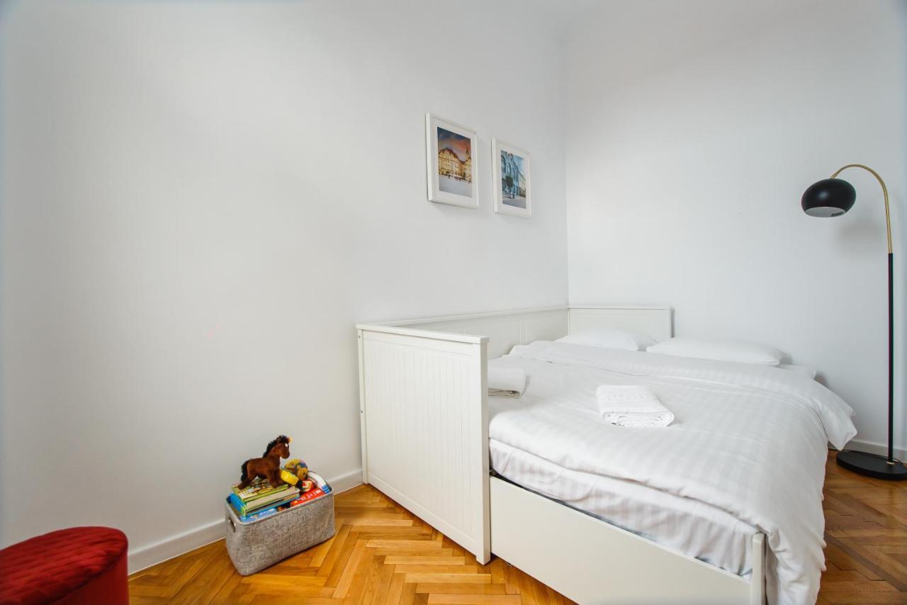 Spacious Riverviews Apartment Near Piata Unirii Gran Varadino Esterno foto